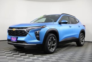 New 2025 Chevrolet Trax LT w/ Driver Confidence Package image 1