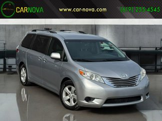 Used 2015 Toyota Sienna LE image 1