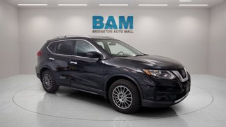 Used 2018 Nissan Rogue SV image 1
