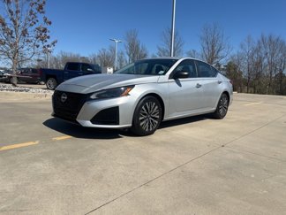 Used 2024 Nissan Altima 2.5 SV image 1