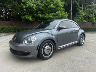 Used 2012 Volkswagen Beetle 2.5 image 1