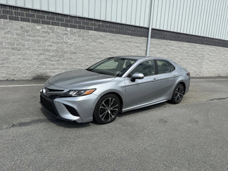 Used 2018 Toyota Camry SE image 1