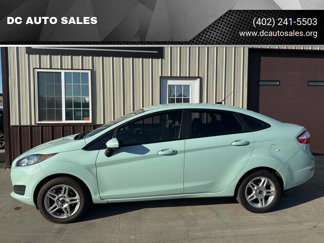 Used 2017 Ford Fiesta SE image 1