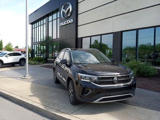 Used 2022 Volkswagen Taos SE image 1