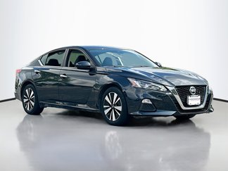 Used 2021 Nissan Altima 2.5 SV image 1