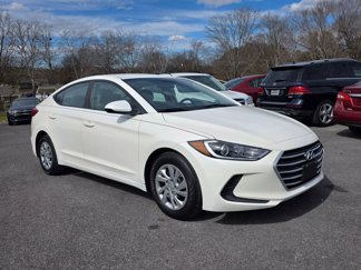 Used 2017 Hyundai Elantra SE image 1
