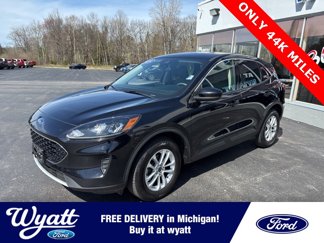 Used 2020 Ford Escape SE image 1