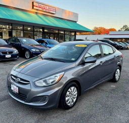 Used 2017 Hyundai Accent SE image 1