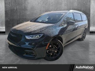 New 2025 Chrysler Pacifica Limited image 1