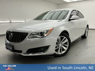 Used 2016 Buick Regal image 1