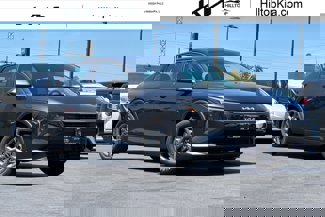 New 2025 Kia K4 LXS image 1
