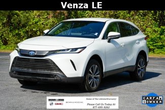 Used 2023 Toyota Venza LE image 1