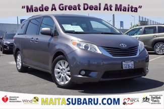Used 2014 Toyota Sienna XLE image 1