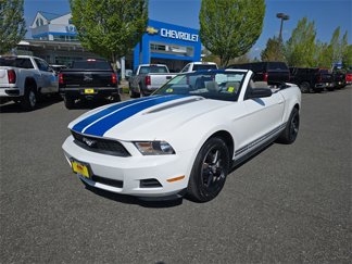 Used 2010 Ford Mustang Convertible image 1