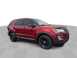 Used 2017 Ford Explorer XLT image 1