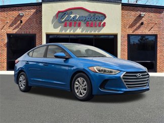 Used 2017 Hyundai Elantra SE image 1