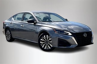 Used 2024 Nissan Altima 2.5 SV image 1