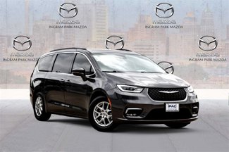 Used 2022 Chrysler Pacifica Touring-L image 1