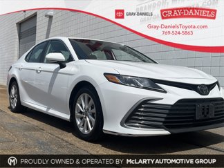 Used 2023 Toyota Camry LE image 1