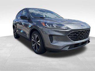 Used 2022 Ford Escape SE w/ SE Sport Appearance Package image 1