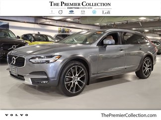 Used 2020 Volvo V90 T6 Cross Country image 1