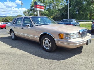 Used 1993 Lincoln Town Car Executive image 1