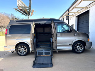 Used 2015 GMC Savana 2500 image 1
