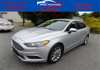 Used 2017 Ford Fusion SE image 1