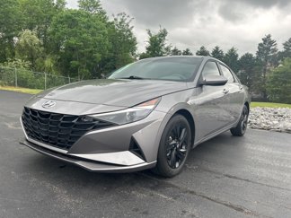 Used 2023 Hyundai Elantra SEL image 1