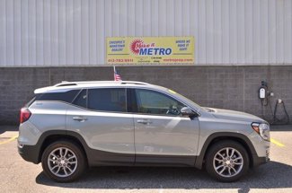 Used 2023 GMC Terrain SLT image 1