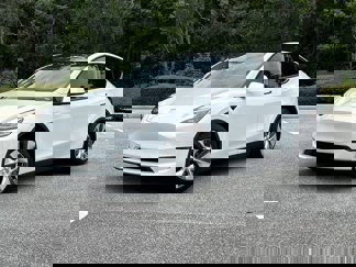 Used 2022 Tesla Model Y Long Range image 1