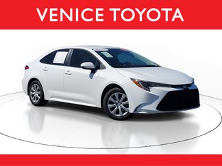 Certified 2022 Toyota Corolla LE image 1