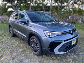 New 2025 Volkswagen Taos SE image 1