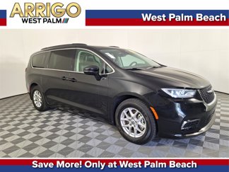 Certified 2022 Chrysler Pacifica Touring-L image 1