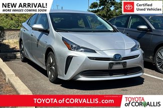 Used 2019 Toyota Prius XLE image 1