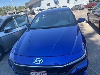 Used 2024 Hyundai Elantra SEL video 2