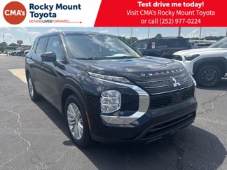 Used 2023 Mitsubishi Outlander ES image 1