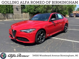 Certified 2023 Alfa Romeo Giulia Estrema image 1