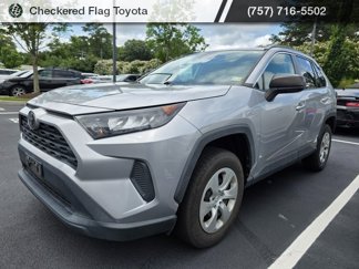 Used 2021 Toyota RAV4 LE image 1