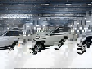 New 2025 Jeep Grand Cherokee L Laredo image 1