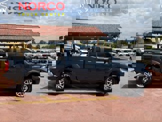 Used 2015 Nissan Frontier SV image 1