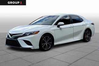 Used 2018 Toyota Camry SE image 1
