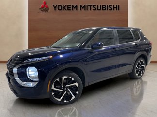 Used 2023 Mitsubishi Outlander SE image 1