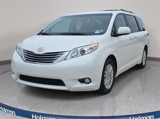 Used 2017 Toyota Sienna XLE image 1