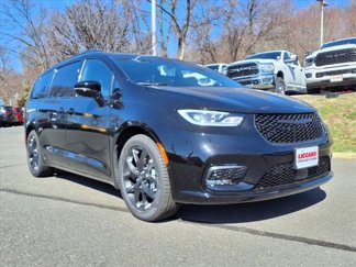New 2025 Chrysler Pacifica Limited image 1