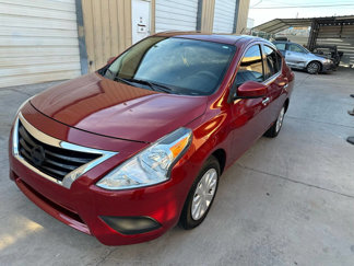 Used 2018 Nissan Versa SV image 1