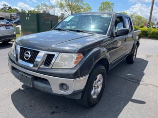 Used 2011 Nissan Frontier SV image 1