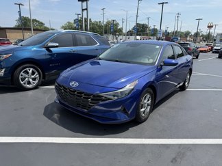 Used 2021 Hyundai Elantra SE image 1