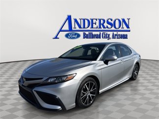 Used 2022 Toyota Camry SE image 1