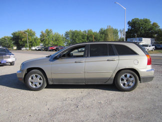 Used 2005 Chrysler Pacifica Touring image 1